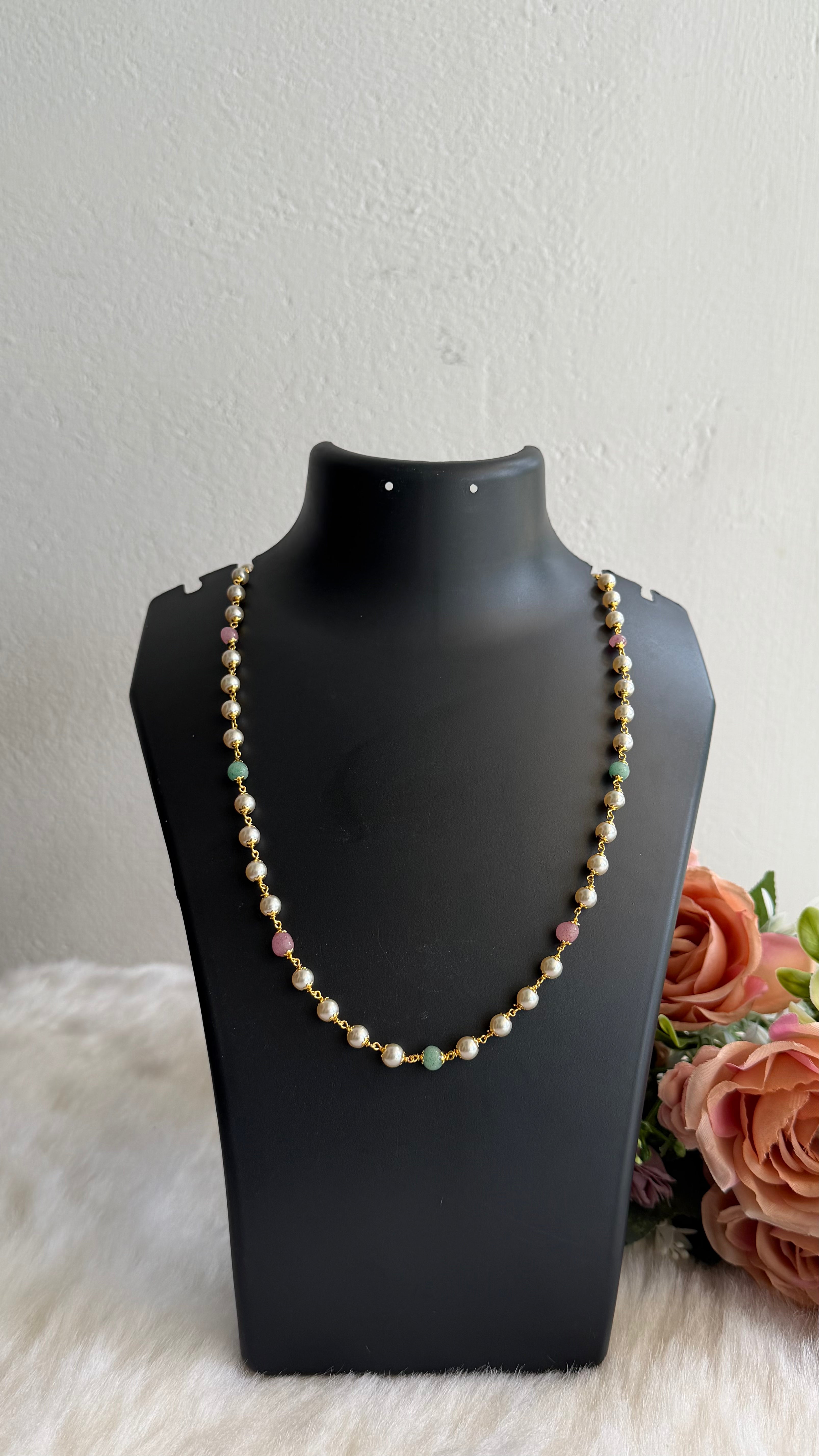 Macaron short Pearl Chain